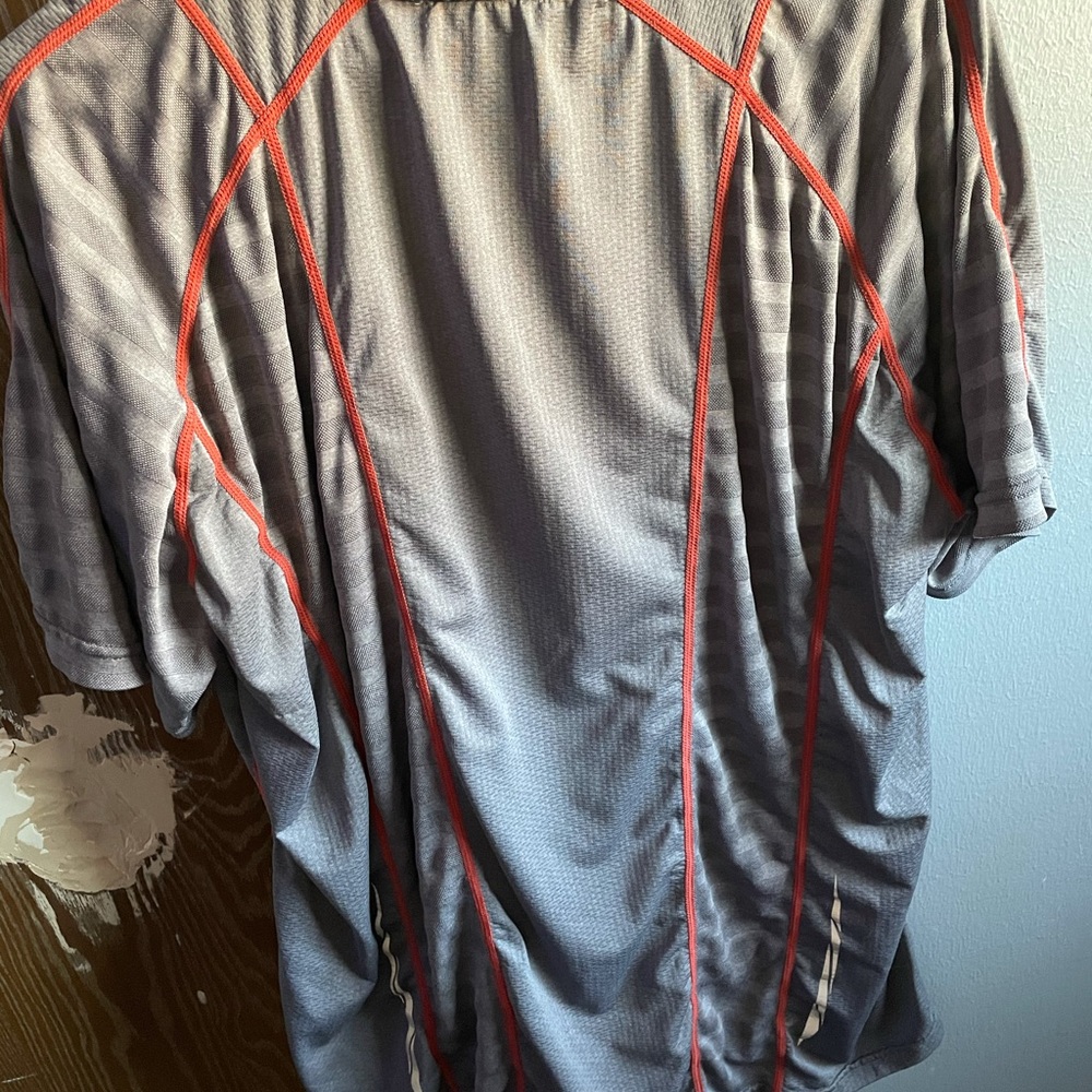 XL Men’s Athletic Shirt